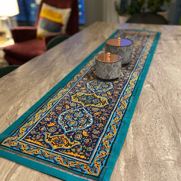 Tabble runner - Picture 6 of 16